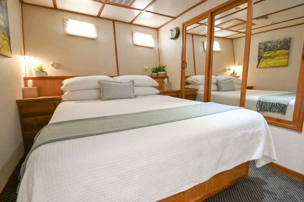 Liveaboard: Benefits of living on a boat